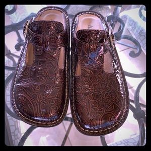 Alegria Brown Clog shoes size  6 EU 36